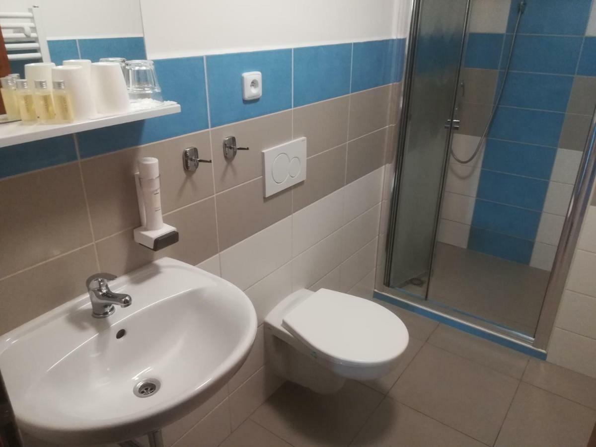 Penzion 411 Solnice Zewnętrze zdjęcie